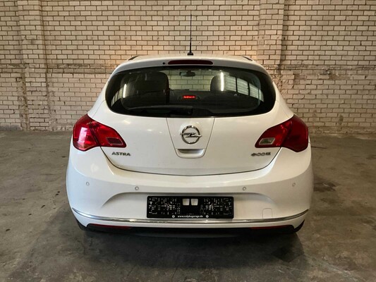 Opel Astra 210073KM Bouwjaar: 2012