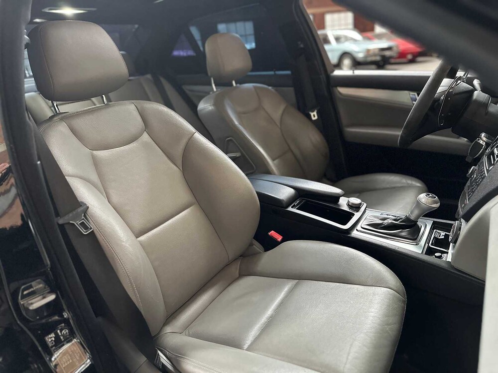 Mercedes-Benz C350 AMG Elegance 3.5 V6 272pk 2008 C-Klasse, 1-TRJ-54