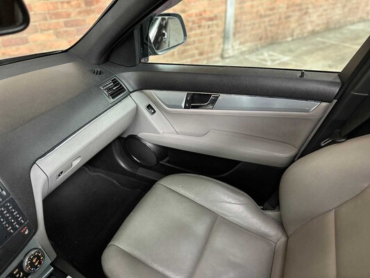 Mercedes-Benz C350 AMG Elegance 3.5 V6 272pk 2008 C-Klasse, 1-TRJ-54