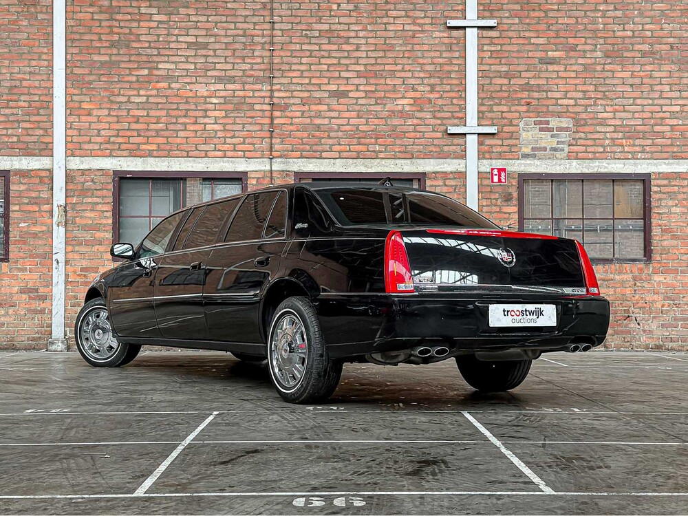 Cadillac Six Door Limousine Superior 6-Deurs 2010 Volgauto