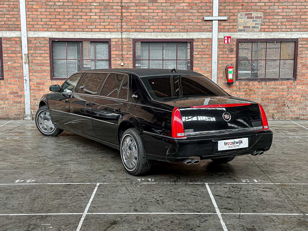 Cadillac Six Door Limousine Superior 6-Deurs 2010 Volgauto