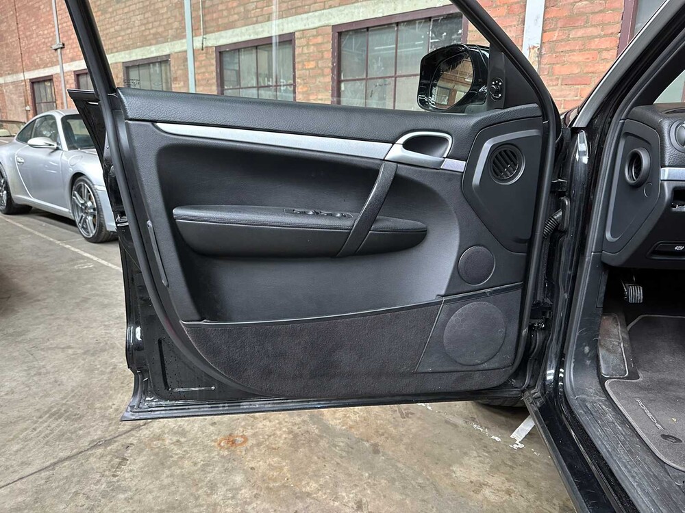 Porsche Cayenne 3.0 D V6 240pk 2009, 82-JDT-1