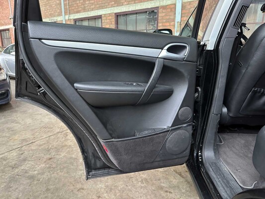 Porsche Cayenne 3.0 D V6 240pk 2009, 82-JDT-1