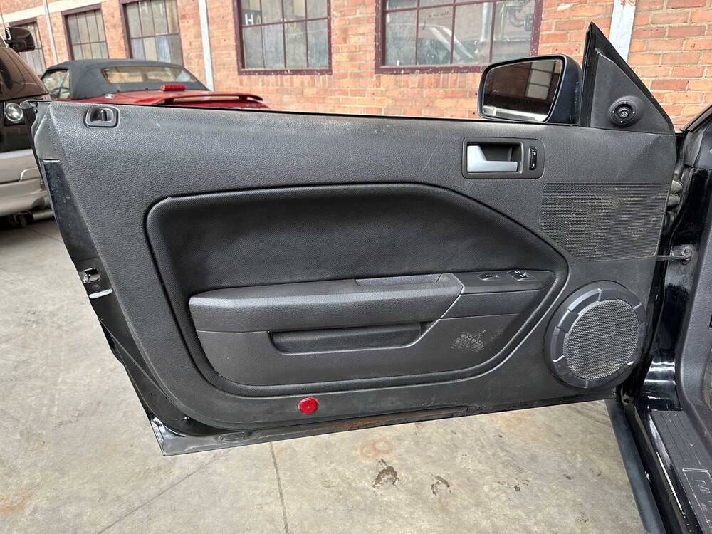 Ford Mustang Cabriolet 4.0 V6 214pk 2005