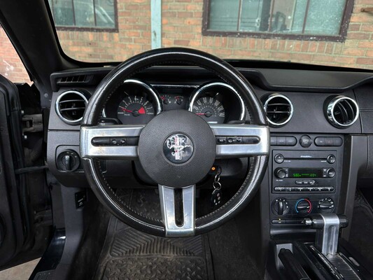 Ford Mustang Cabriolet 4.0 V6 214pk 2005