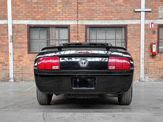 Ford Mustang Cabriolet 4.0 V6 214pk 2005