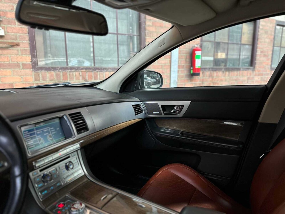 Jaguar XF SV8 4.2 Supercharged 416pk 2008 (Origineel-NL), 31-ZL-GR Youngtimer