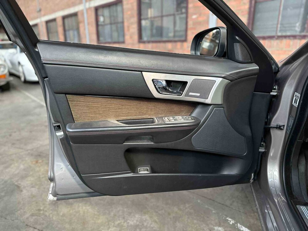 Jaguar XF SV8 4.2 Supercharged 416pk 2008 (Origineel-NL), 31-ZL-GR Youngtimer