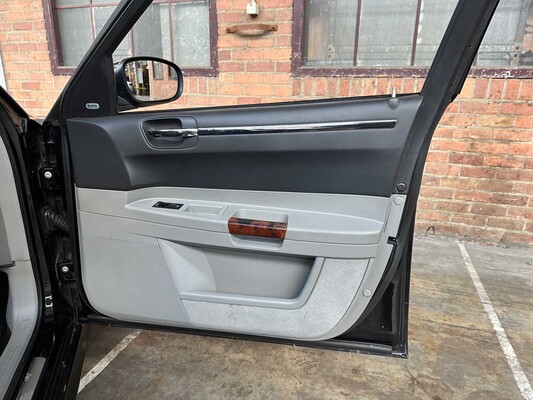 Chrysler 300C HEMI 5.7 V8 340pk 2005 -Youngtimer-