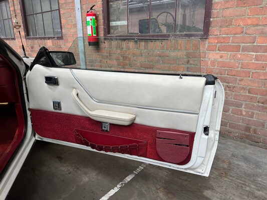 Ford Mustang Cabriolet 112pk 1983, HF-JR-24