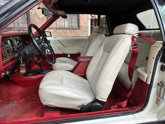 Ford Mustang Cabriolet 112pk 1983, HF-JR-24