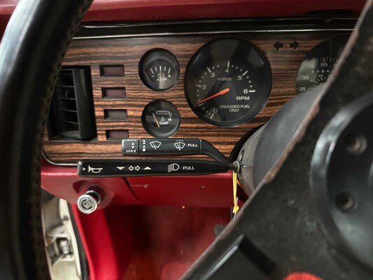 Ford Mustang Cabriolet 112pk 1983, HF-JR-24
