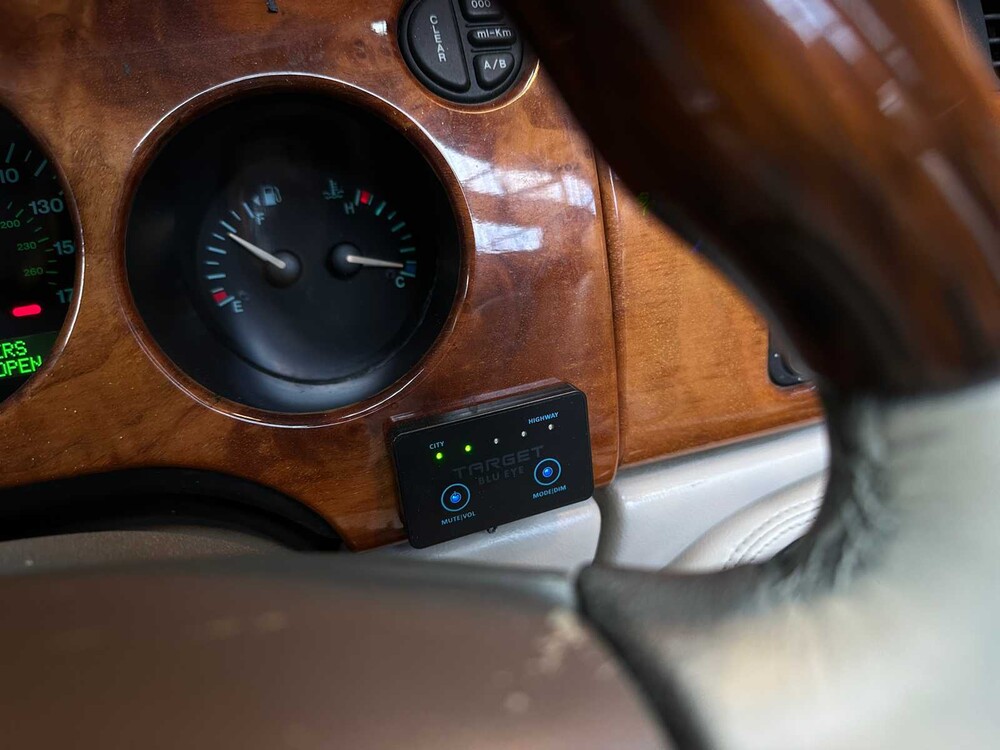 Jaguar XKR 4.0 V8 Convertible  363pk 2001 (LPG) , N-457-KK Youngtimer