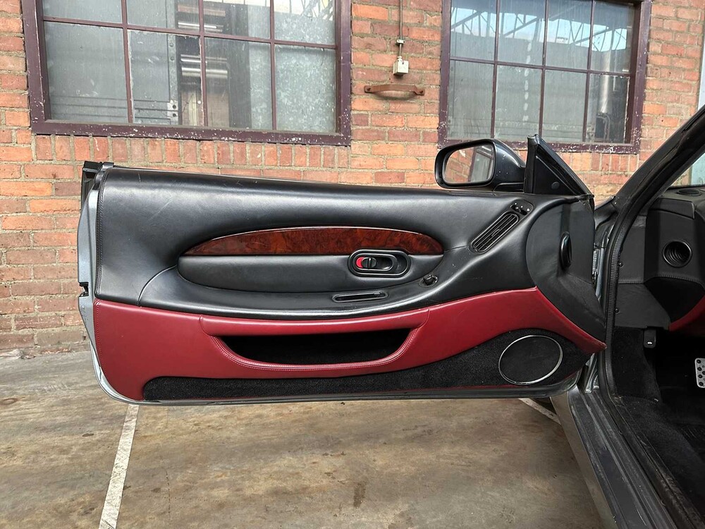 Aston Martin DB7 Vantage Volante 5.9 V12 420pk 2001 Youngtimer