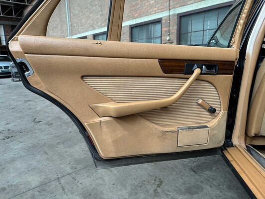 Mercedes-Benz 280 SEL