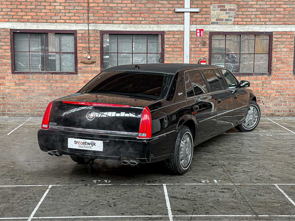 Cadillac Six Door Limousine Superior 6-Deurs 2010 Volgauto