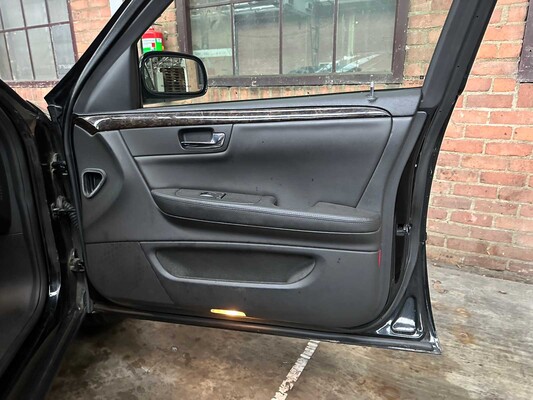 Cadillac Six Door Limousine Superior 6-Deurs 2010 Volgauto