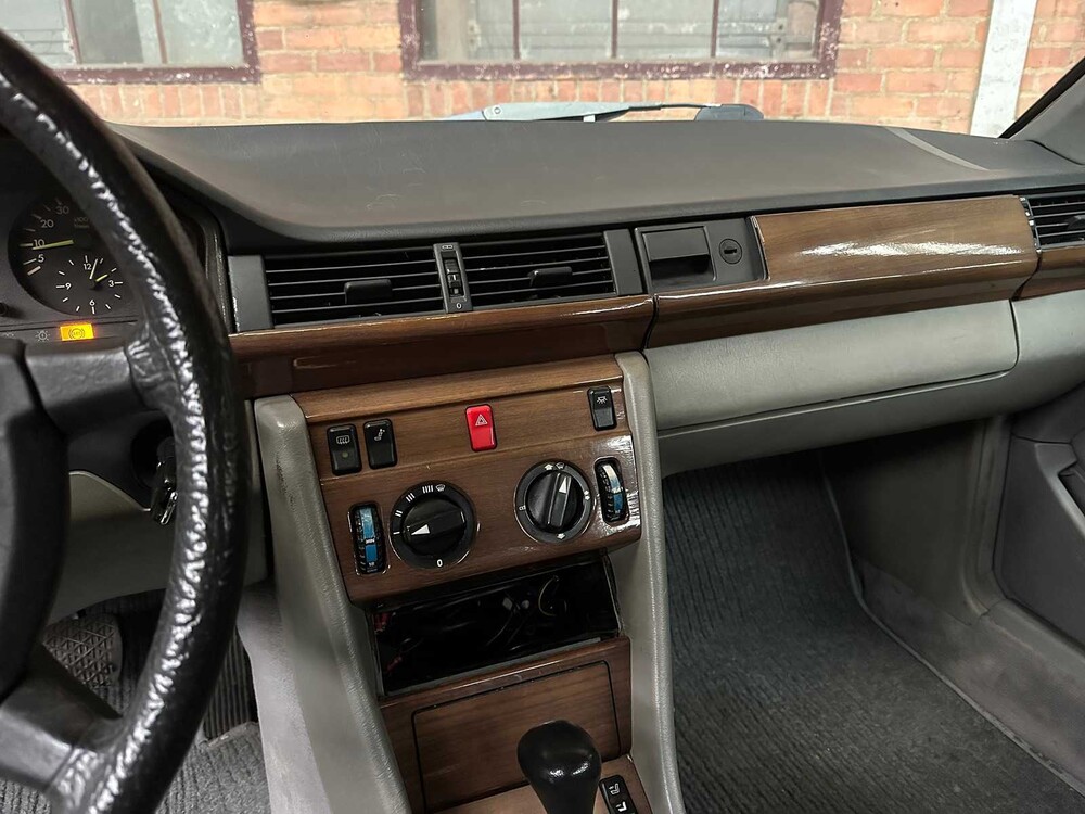 Mercedes-Benz 300 CE 200-500 (W124) 179pk 1988, LZ-BS-56