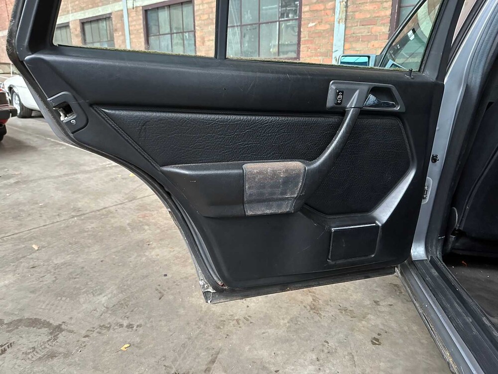 Mercedes-Benz 300 TE 200-500 (W124) Combi 179pk 1988, 61-ZJ-TZ