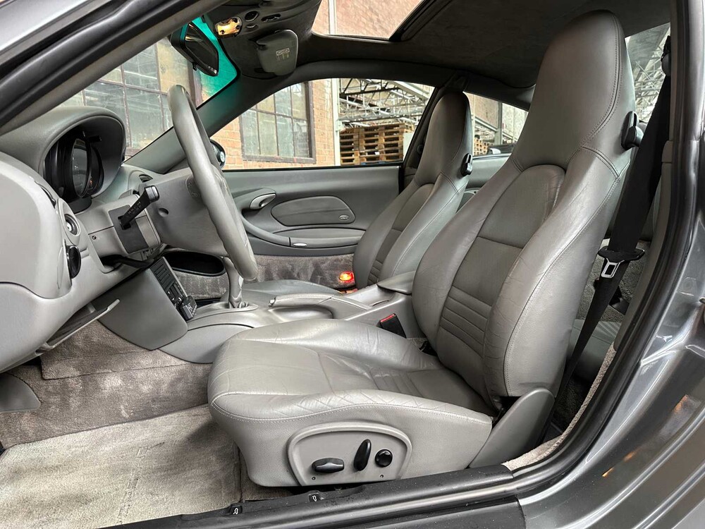 Porsche 911 996 Carrera Coupe 3.4 Handgeschakeld 300pk 2000 -Youngtimer-