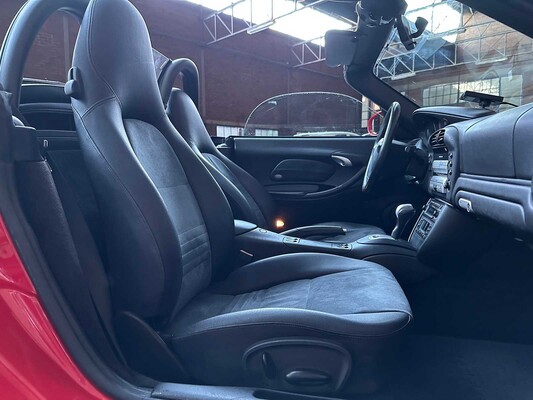 Porsche Boxster 986 Facelift 2.7 228pk 2004 Youngtimer