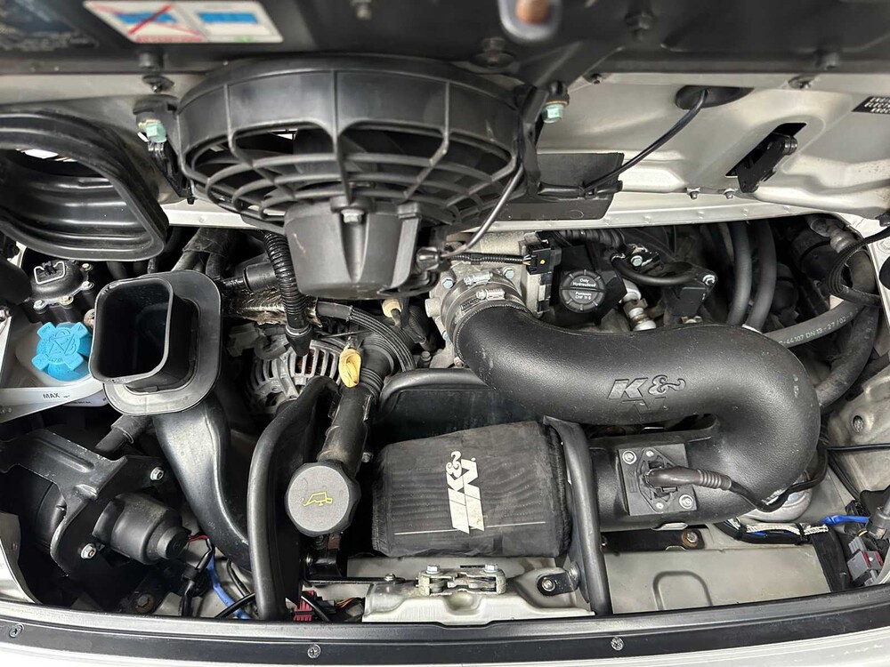 Porsche 911 Cabriolet Carrera 3.6 996 320p 2003 Youngtimer HANDGESCHAKELD