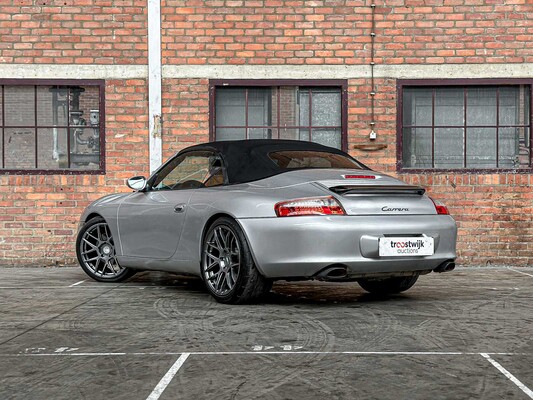 Porsche 911 Cabriolet Carrera 3.6 996 320p 2003 Youngtimer HANDGESCHAKELD