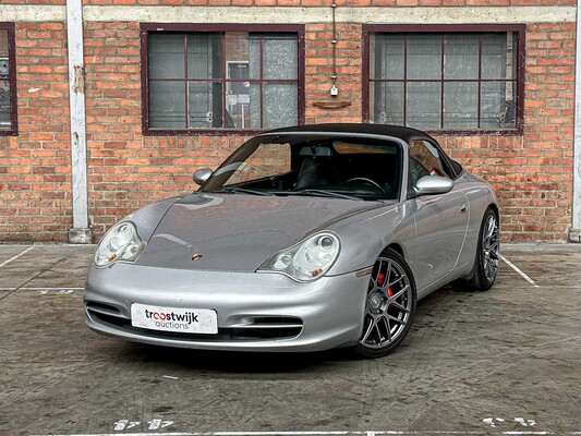 Porsche 911 Cabriolet Carrera 3.6 996 320p 2003 Youngtimer HANDGESCHAKELD