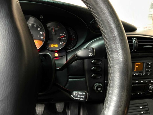 Porsche 911 Cabriolet Carrera 3.6 996 320p 2003 Youngtimer HANDGESCHAKELD