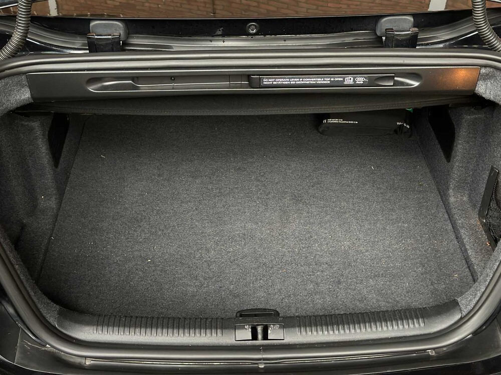 Audi A4 Cabriolet 3.2 FSI V6 Quattro Pro Line 256pk 2006, 70-SR-RL Youngtimer