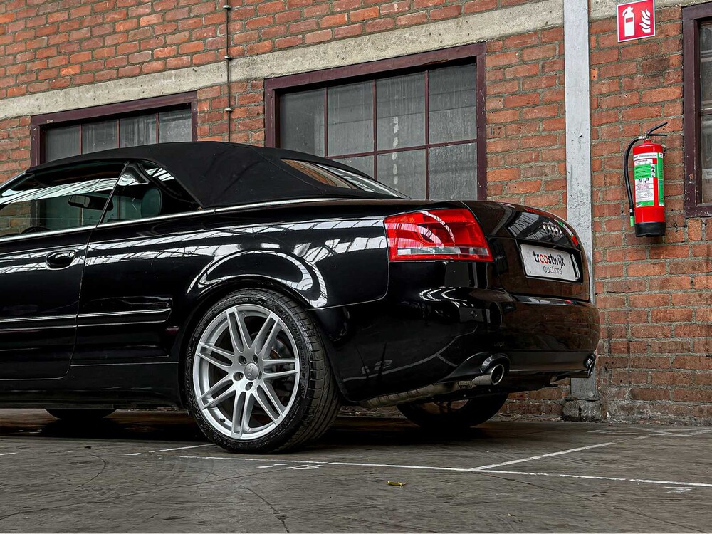 Audi A4 Cabriolet 3.2 FSI V6 Quattro Pro Line 256pk 2006, 70-SR-RL Youngtimer