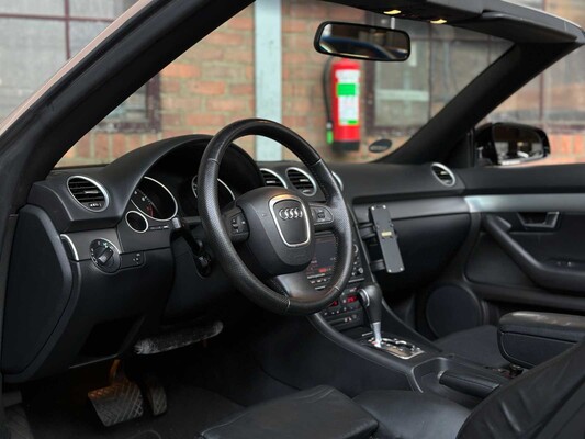 Audi A4 Cabriolet 3.2 FSI V6 Quattro Pro Line 256pk 2006, 70-SR-RL Youngtimer
