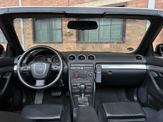 Audi A4 Cabriolet 3.2 FSI V6 Quattro Pro Line 256pk 2006, 70-SR-RL Youngtimer