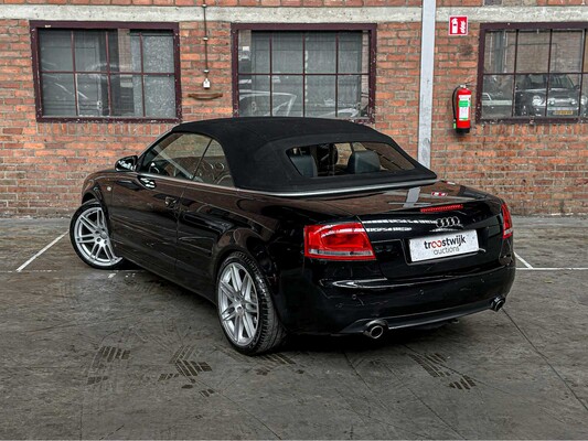 Audi A4 Cabriolet 3.2 FSI V6 Quattro Pro Line 256pk 2006, 70-SR-RL Youngtimer