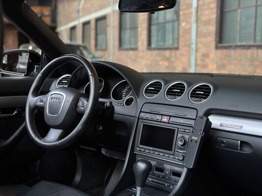 Audi A4 Cabriolet 3.2 FSI V6 Quattro Pro Line 256pk 2006, 70-SR-RL Youngtimer