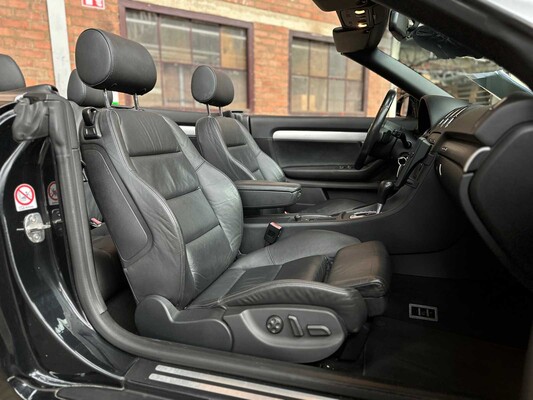 Audi A4 Cabriolet 3.2 FSI V6 Quattro Pro Line 256pk 2006, 70-SR-RL Youngtimer