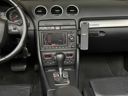 Audi A4 Cabriolet 3.2 FSI V6 Quattro Pro Line 256pk 2006, 70-SR-RL Youngtimer