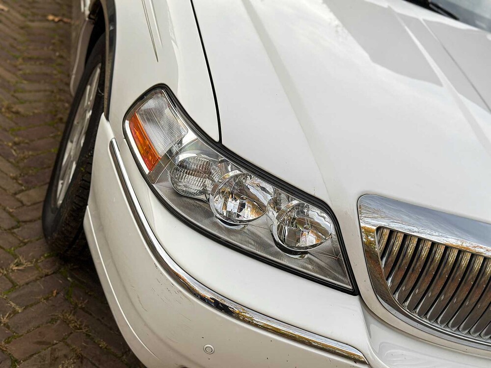 Lincoln Town Car 4.6 V8 Signature (Limousine) 204pk 2003, 62-NG-XN Youngtimer