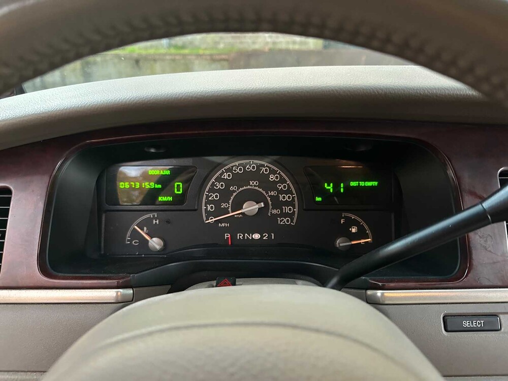 Lincoln Town Car 4.6 V8 Signature (Limousine) 204pk 2003, 62-NG-XN Youngtimer