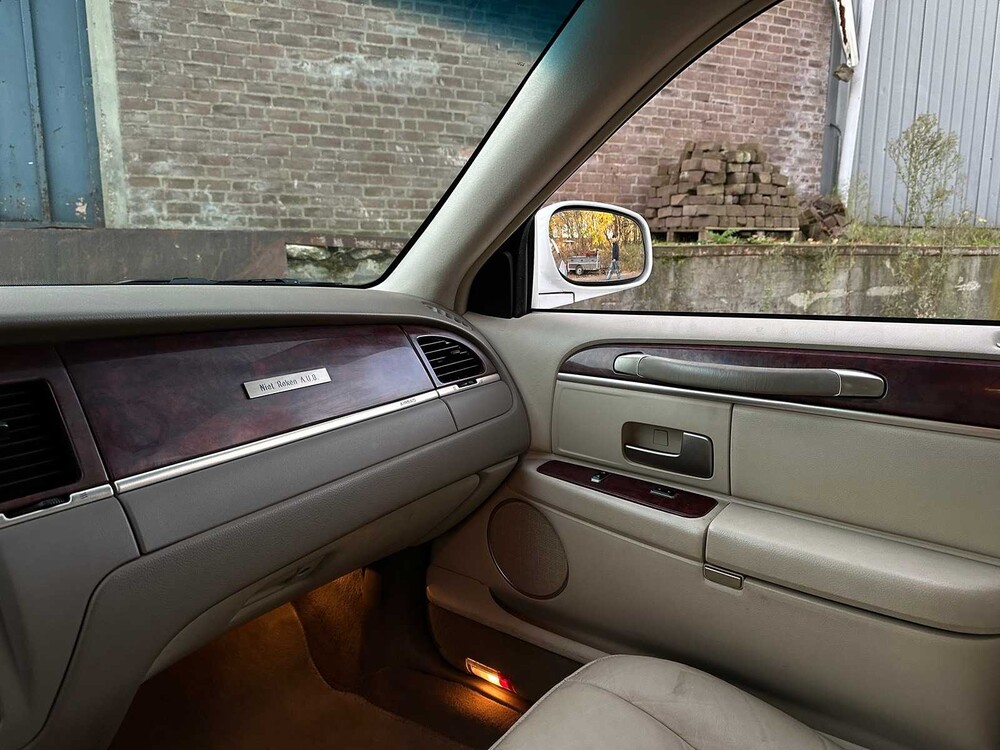 Lincoln Town Car 4.6 V8 Signature (Limousine) 204pk 2003, 62-NG-XN Youngtimer