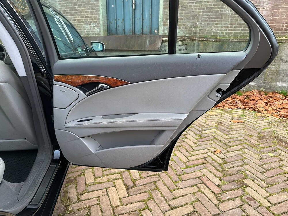 Mercedes-Benz E200 Limousine 2007 E-Klasse (Origineel-NL + 1e Eigenaar), 92-XK-RH Youngtimer