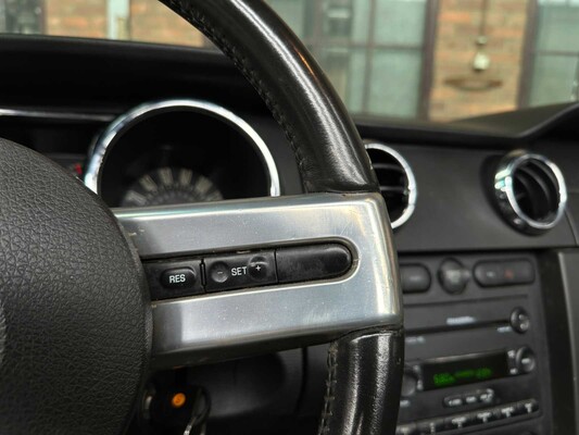 Ford Mustang Cabriolet 4.0 V6 214pk 2005
