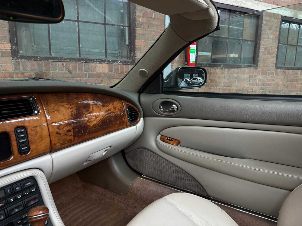 Jaguar XKR 4.0 V8 Cabriolet 363 PS 2001 (LPG), N-457-KK Youngtimer