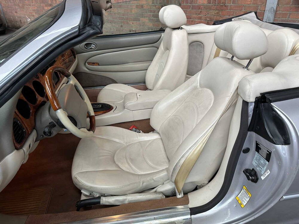 Jaguar XKR 4.0 V8 Cabriolet 363 PS 2001 (LPG), N-457-KK Youngtimer