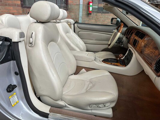 Jaguar XKR 4.0 V8 Convertible 363pk 2001 (LPG) , N-457-KK Youngtimer