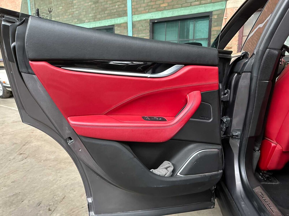 Maserati Levant 3.0 V6 349pk 2017