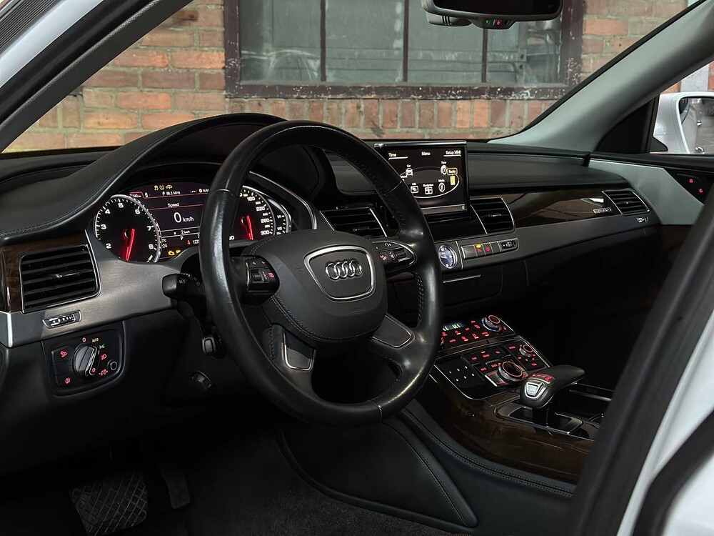 Audi A8 4.2 FSI V8 Quattro 372pk 2011