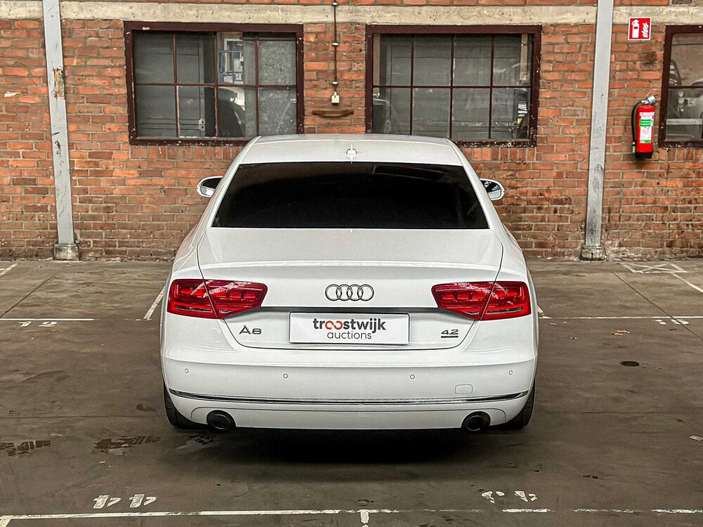 Audi A8 4.2 FSI V8 Quattro 372pk 2011