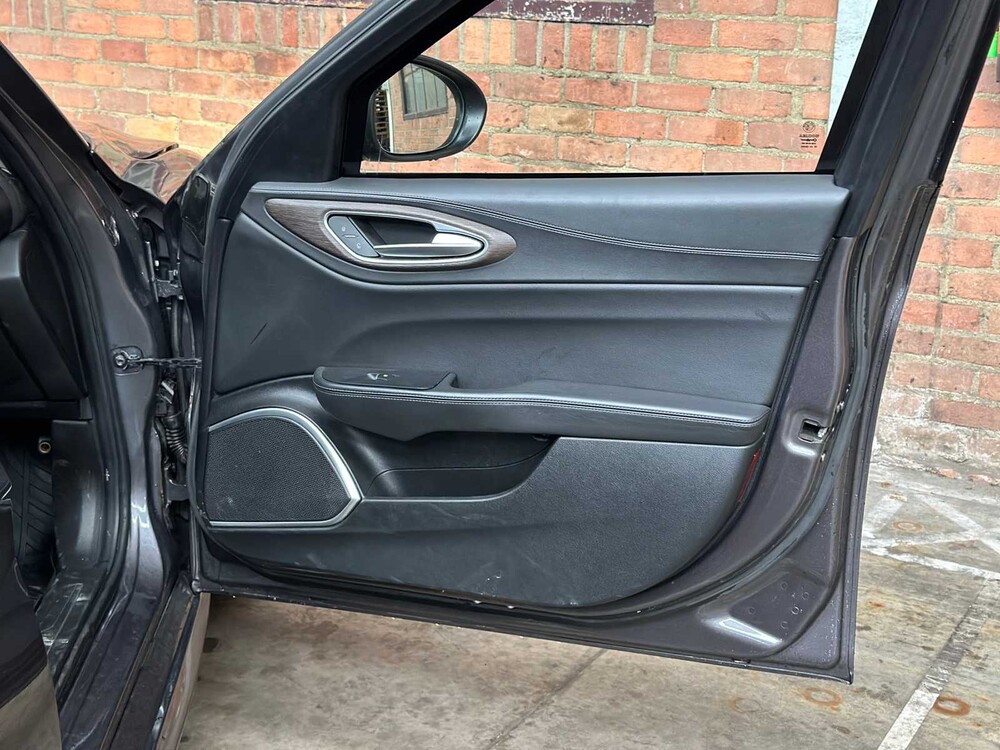 Alfa Romeo Giulia 2.0 T AWD Veloce Repetti B4 + GEPANTSERD 280pk 2019, JDK-05-S