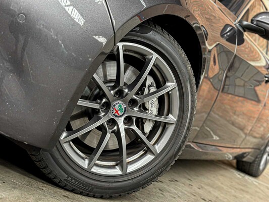 Alfa Romeo Giulia 2.0 T AWD Veloce Repetti B4 + GEPANTSERD 280pk 2019, JDK-05-S